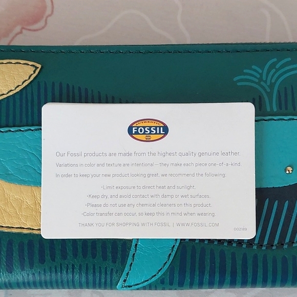 Fossil long zip around leather wallet - Picture 12 of 12